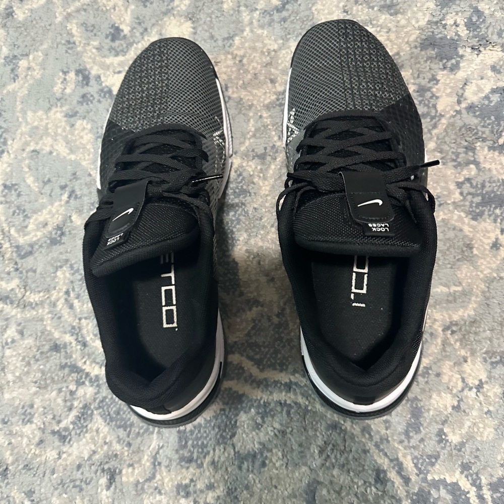 Nike Men’s Metcon 8 Sneakers